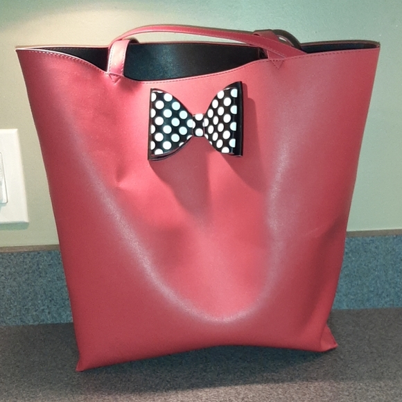 Disney Handbags - Minnie Mouse tote